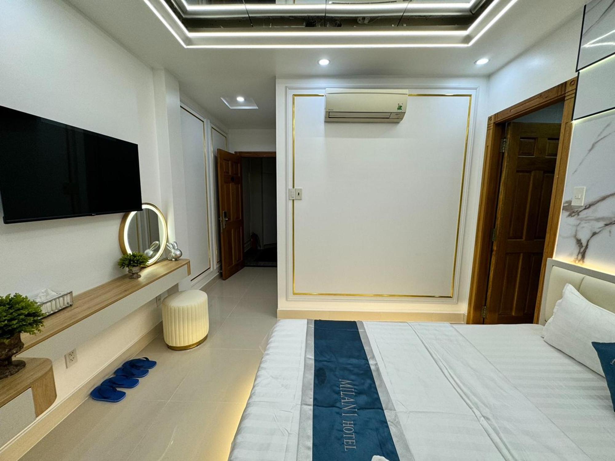 Khách sạn Ngoc San San